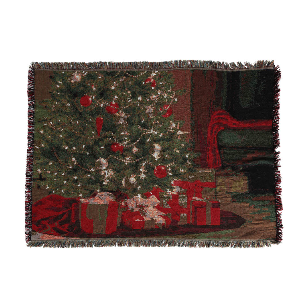 JACQUARD MULTI CLOTH TREE W/GIFTS